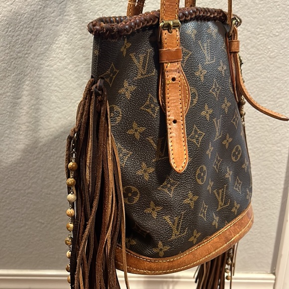 Vintage Boho Louis Vuitton bucket bag with leather and beaded fringe - Picture 3 of 8